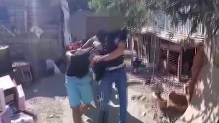 İstanbulda 21 kişinin gözaltına alındığı uyuşturucu operasyonu kamerada