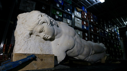 Mitolojik varlık Satyros kabartması restore ediliyor
