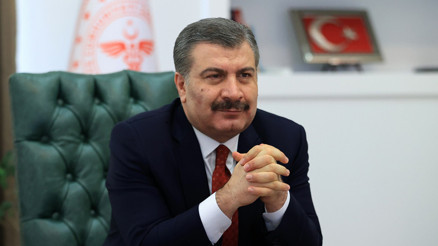 Yeşilay Dergisi’nin kapağında Sağlık Bakanı Dr. Fahrettin Koca imzası