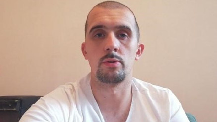 Karadağ’daki seçimlerin ardından babasıyla saldırıya uğrayan Emir Pilav yaşadıklarını DHA’ya anlattı