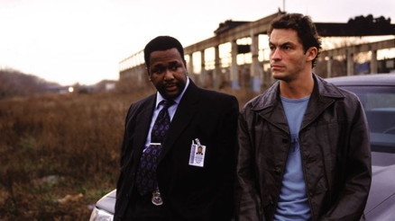 The Wire dizisinin konusu nedir Kaç bölüm ve sezon The Wire oyuncuları (Oyuncu kadrosu) listesi