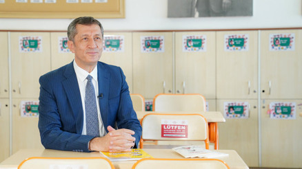 ‘Dünyanın en büyük dijital eğitim altyapısını kuracağız’