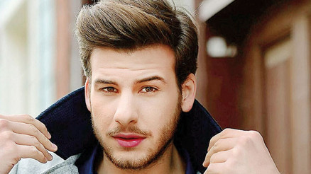 Yıldızları parlatan yanlarındaki oyunculardır, her starın ardında yetenekli bir genç vardır