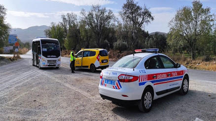 Balıkesirde jandarma sürücülere ceza yağdırdı