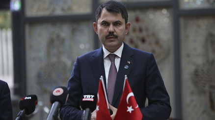 Çevre ve Şehircilik Bakanı Kurum, salgınla mücadelede doğayı korumanın önemini vurguladı