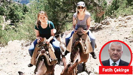 Bilin bakalım At sırtındaki bu kızlar acaba nereye gidiyor