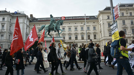 Avusturya’da gösteri: ‘Sığınmacılar için yerimiz var’