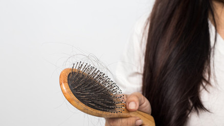 Saç Dökülmesinin Sebepleri Nelerdir