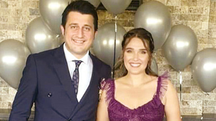 Oyuncu Merve Erdoğan, müzisyen Mert Carim ile nişanlandı