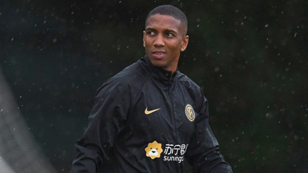 Ashley Young koronavirüse yakalandı