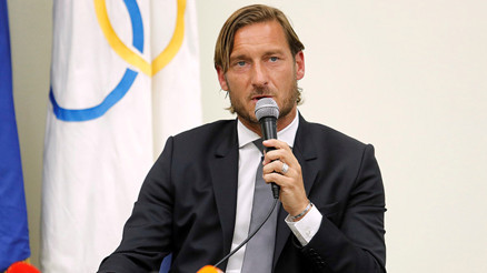 Son dakika | Romanın eski kaptanı Francesco Tottinin babası Enzo, Kovid-19a yenik düştü