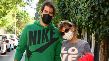 Mahallede turluyoruz