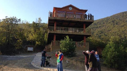 Küre Dağları Milli Parkındaki 3 katlı Seyir Terasına ziyaretçi akını Küre Dağları Milli Parkındaki 3 katlı Seyir Terasına ziyaretçi akını