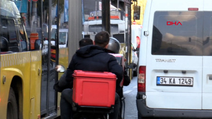 Motosikletli kuryelerin isyanı bizden hızlısı gerçekten mezarda