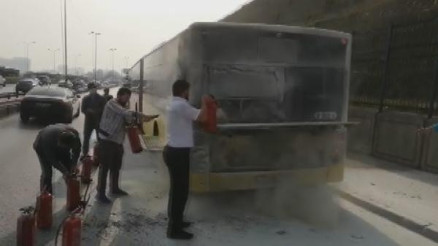Son dakika... İstanbulda otobüste yangın