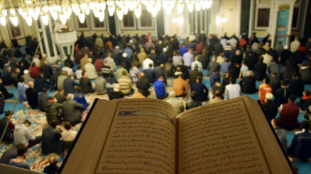 Mevlid Kandili’nde okunacak dualar nelerdir Kandilde hangi dualar okunmalı İşte Mevlid Kandili duaları Türkçe ve Arapça okunuşu