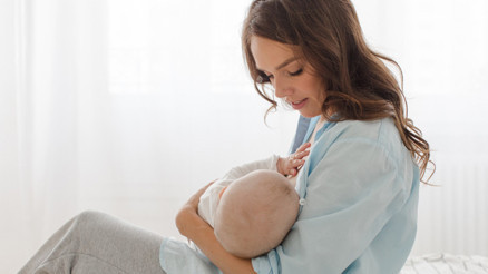 Anne sütü varken hazır gıda ve mamalar tercih edilmemeli