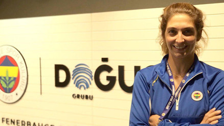 Fenerbahçe Doğuş Yelken Takımında antrenörlüğe Çağla Dönertaş getirildi