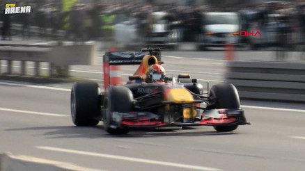 Formula 1 yarışı öncesi, tanıtım çekimleri için  15 Temmuz Şehitler köprüsü trafiğe kapatıldı