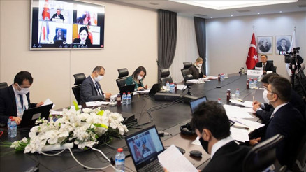 Bakan Selçuk, 13 yabancı mevkidaşıyla toplantı yaptı