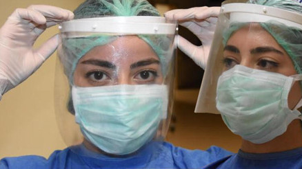 Covid servisi hemşiresi Akyol: Her gün virüs kaptık mı endişesiyle çalışıyoruz Covid servisi hemşiresi Akyol: Her gün virüs kaptık mı endişesiyle çalışıyoruz