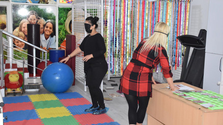 İzmirde engelsiz bireyler farkındalık için engelleri aşmaya çalıştı