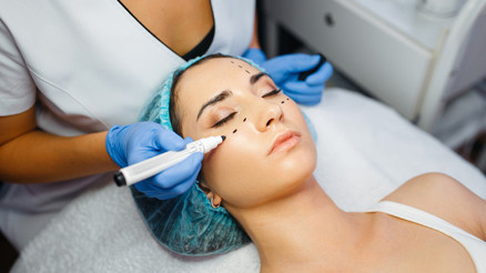 Yaşlanma Etkilerine Meydan Okuyun: Hangi Bölgeye Hangi Estetik Yapılır Yaşlanma Etkilerine Meydan Okuyun: Hangi Bölgeye Hangi Estetik Yapılır