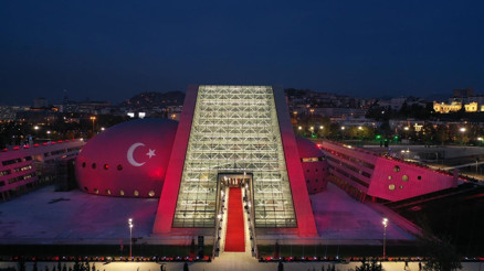 CSO’nun yeni binasında melodiler yükseldi