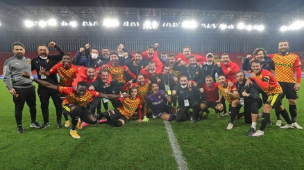 Göztepe tarihi seriyle Süper Ligde zirve yolunda 48 yıl sonra...