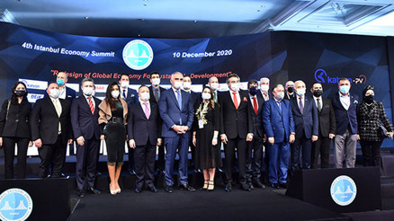 Kültür ve Turizm Bakanı Ersoy: Pandemi krizinden sonra yüzde 100lük büyüme bekliyoruz Kültür ve Turizm Bakanı Ersoy: Pandemi krizinden sonra yüzde 100lük büyüme bekliyoruz