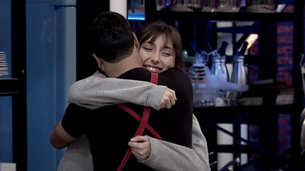 MasterChef Serhat kimdir MasterChef Serhat’ın nişanlısı Burcu Bakır ortaya çıktı İşte Burcu Bakırın ilk görüntüleri... MasterChef Serhat kimdir MasterChef Serhat’ın nişanlısı Burcu Bakır ortaya çıktı İşte Burcu Bakırın ilk görüntüleri...