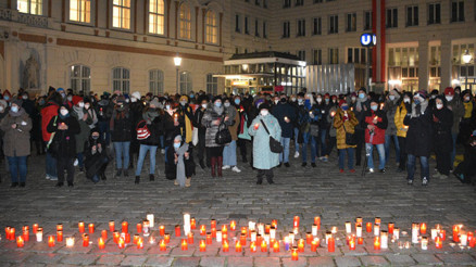 ‘Sığınmacılar için yerimiz var, utanın’