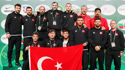 Milli güreşçiler, Sırbistandaki Dünya Kupasında takım halinde dünya ikincisi oldu