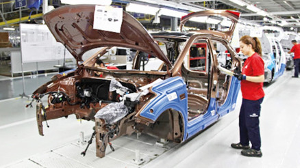 Otomotivde yerli sermaye tutunamıyor Otomotivde yerli sermaye tutunamıyor