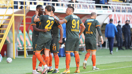 Khouma Babacar iştah kabartıyor