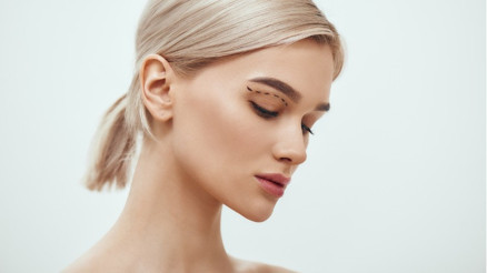 Göz Kapak Cerrahisi: Oküloplasti Nedir