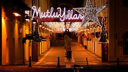 Yılbaşı tatil takvimi Yılbaşı sokağa çıkma yasağı perşembe günü var mı 31 Aralık Perşembe günü yarım gün mü İşte merak edilenler