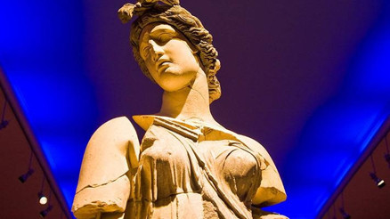 Geçmişe uzanan zaman geçitleri