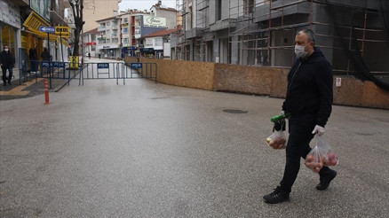 Hafta içi sokağa çıkma yasağı ne zaman başlıyor 65 yaş üstü ve 20 yaş altı sokağa çıkma saatleri genelgede duyuruldu