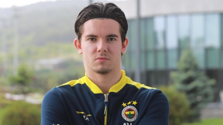 Fenerbahçeye Ferdi Kadıoğlu için sürpriz transfer teklifleri