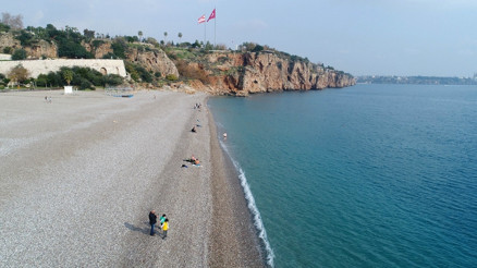 Ocak ayında yazdan kalma günlerin tadını turistler çıkardı