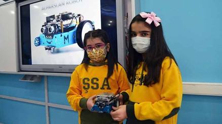 Öğrencilerin robotik kodlama sınıfı hayali gerçek oldu