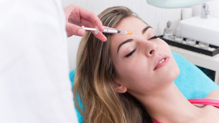 Botoksa Başlamak İçin Çok mu Erken, Yoksa Geç mi Kalıyorum