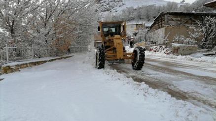 Bayburt’ta ekiplerin kar mesaisi