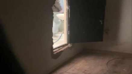 Duvarı yıkıp gizli geçit yapmışlar