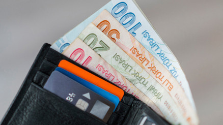 24 milyon kişiyi ilgilendiriyor MTV ödemeleri başladı… İşte bankalara göre kredi kartına taksit sayıları