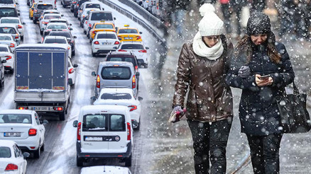 Son dakika... İstanbulda kar yağışı ne zaman sona erecek İşte Meteorolojinin son hava durumu raporu...