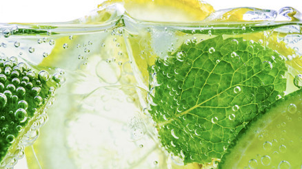 Tansiyonu düşürüyor, vücudu iltihaplanmalara karşı koruyor... Peki limonlu su zayıflamada etkili mi