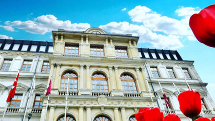 Kadim şehir İstanbulda ilklerin ilçesi: Beyoğlu Kadim şehir İstanbulda ilklerin ilçesi: Beyoğlu