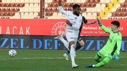 Süpermen değil Altay Bayındır